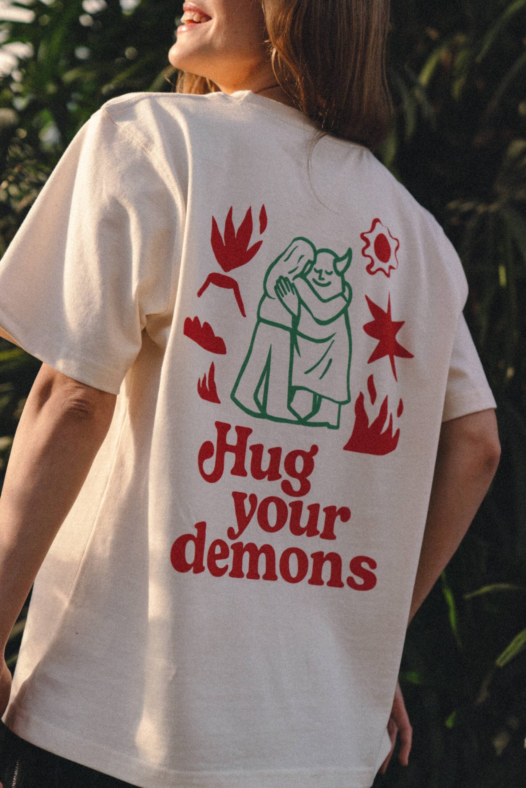 T-Shirt Calma: Hug your demons - obrazek 5