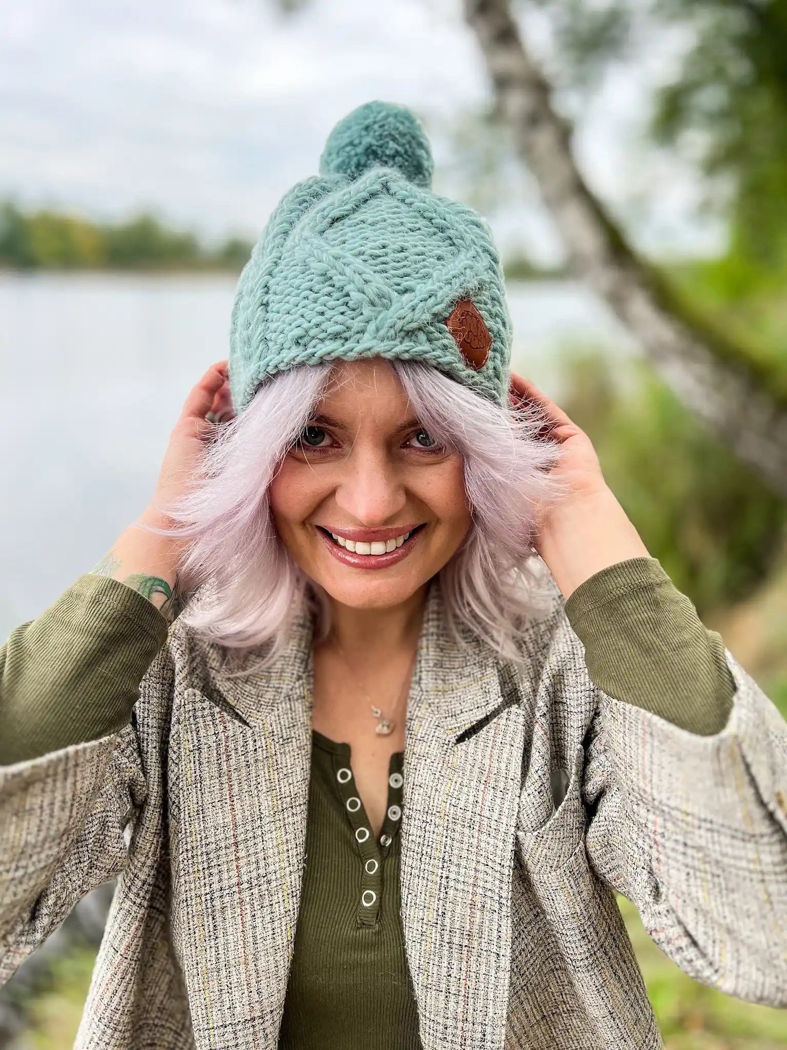 krotka-welniana-czapka-z-jedwabnym-podszyciem